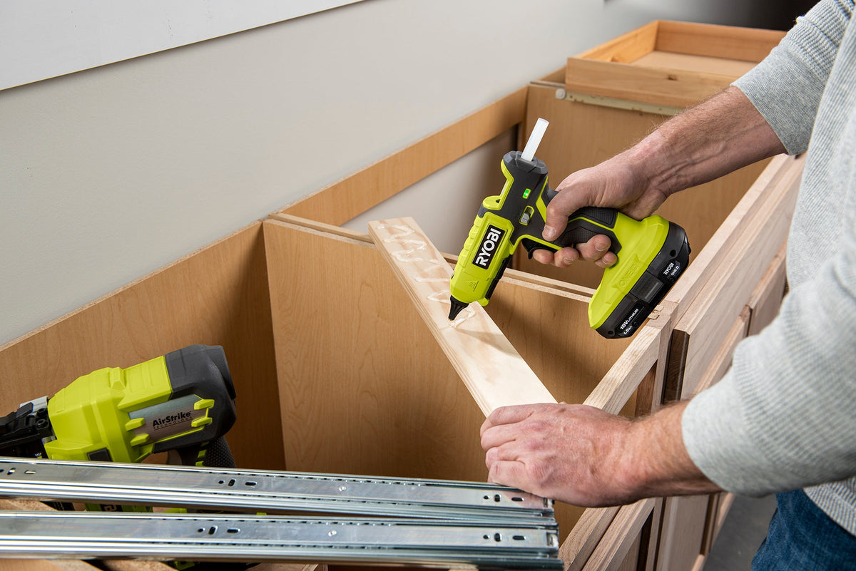 18V ONE+ Dual Temperature Glue Gun Image 11
